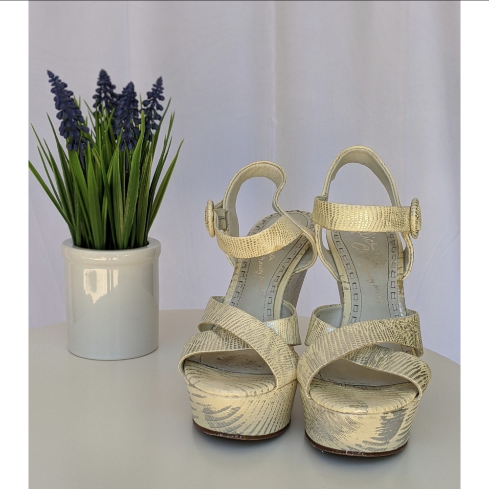 ALICE + OLIVIA Juliet Sculptured Wedge Sandals